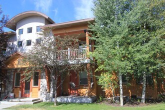 Building Photo - Sage Hen E5