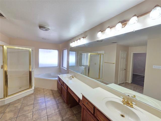 Building Photo - 2308 Welch Pl