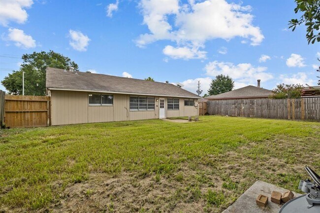 Building Photo - 8122 Swan Meadow Ln