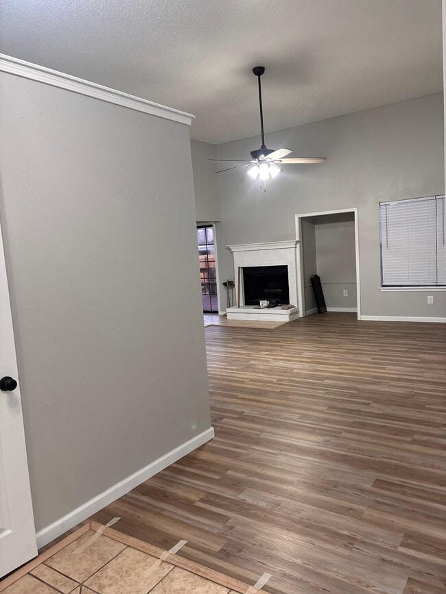 Building Photo - 3402 W Center St