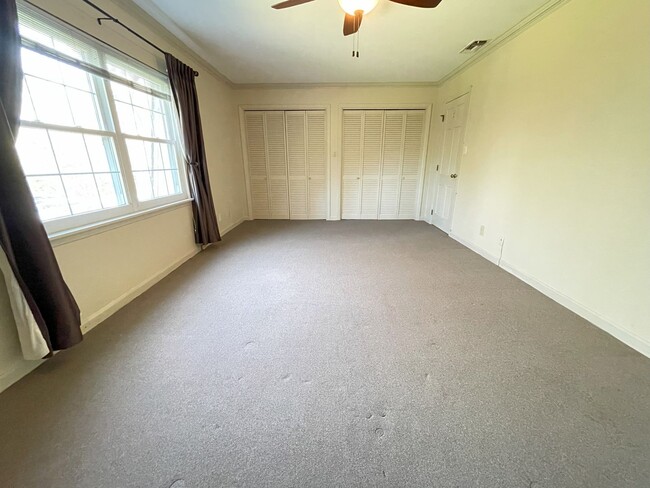 Building Photo - Beautiful Banbury...Lovely 2 bedroom off E...