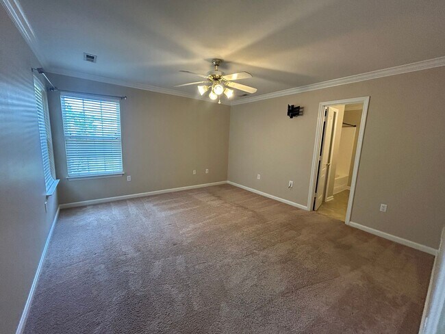 Building Photo - 5988 Vinemont Dr NW