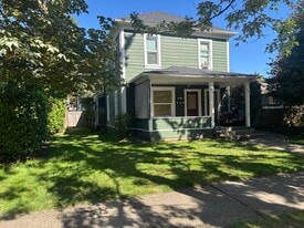 Building Photo - 651 W 12th Ave