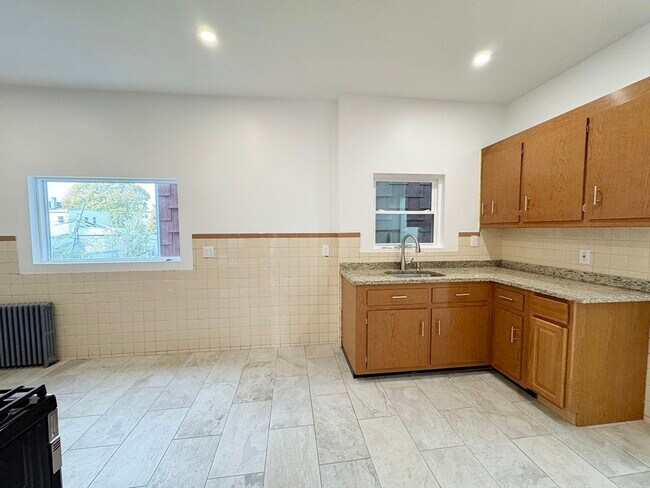 Building Photo - 71 W Eagle St