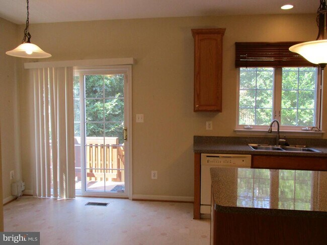 Building Photo - 9102 Marie Ct