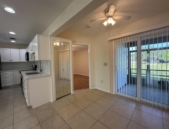 Building Photo - 5439 Kenwood Dr