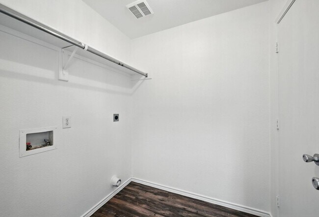Building Photo - Wonderful 3 bedroom 2 bathroom home in Pal...