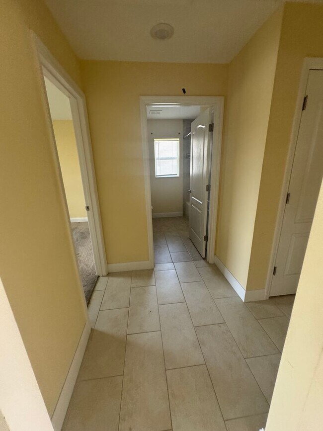 Building Photo - Spacious 4BR/2BA Home in Oaks at Ocala Cro...