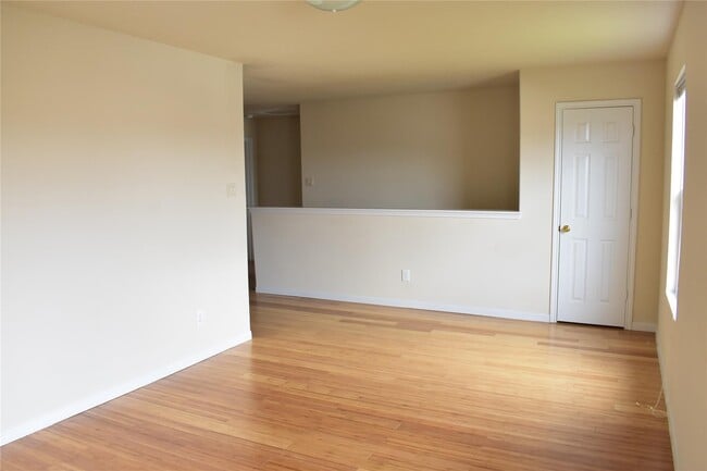 Building Photo - 3610 Barkers Crossing Ave