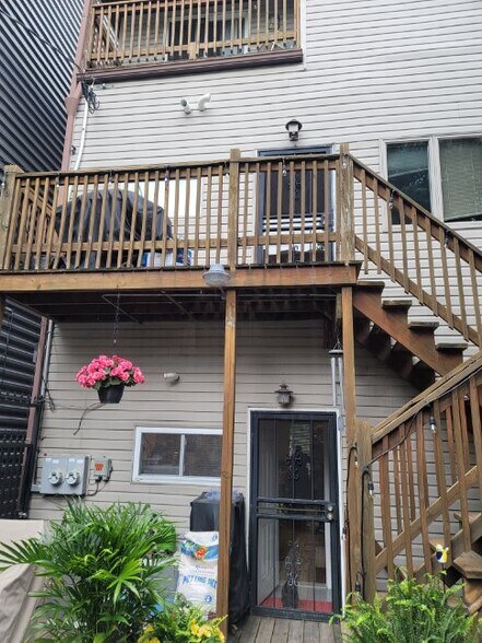 Building Photo - 1255 N Honore St