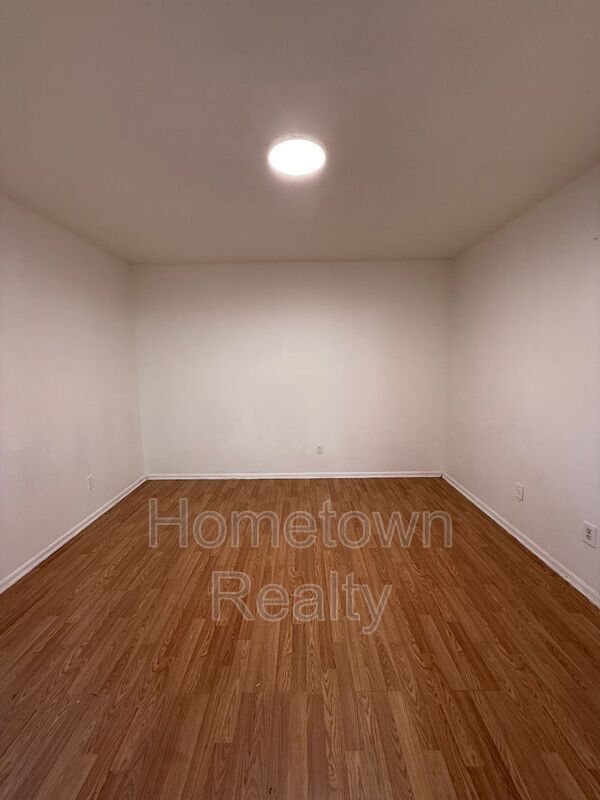 Building Photo - 2502 NW 35th St