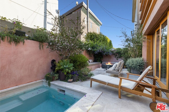 Building Photo - 812 Brooks Ave