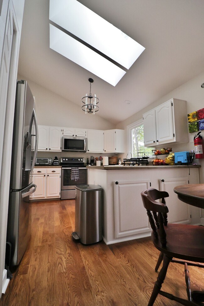 Building Photo - 2804 Cove Ridge Rd