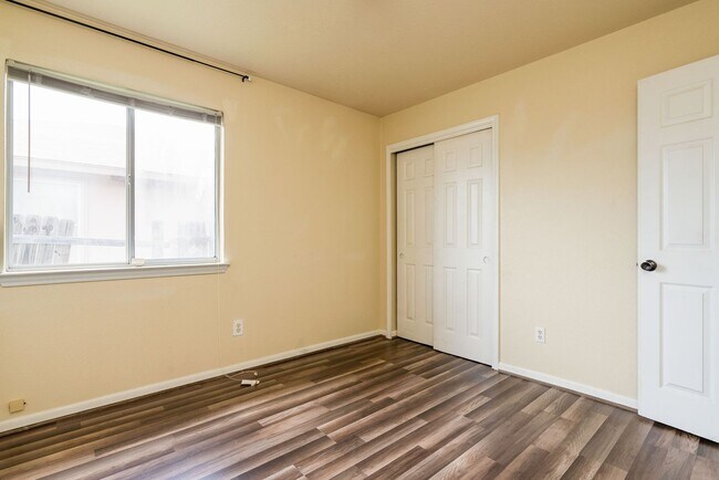 Building Photo - 2212 Schwald Rd