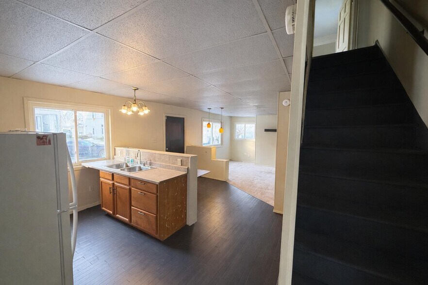 Building Photo - 301 Brown Ave