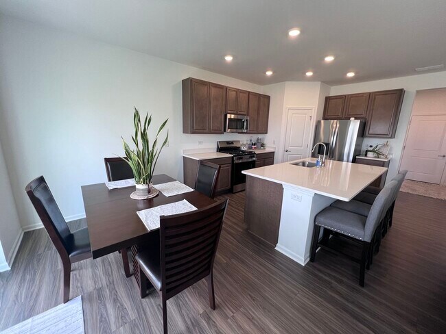 Building Photo - 25701 W Yorkshire Dr