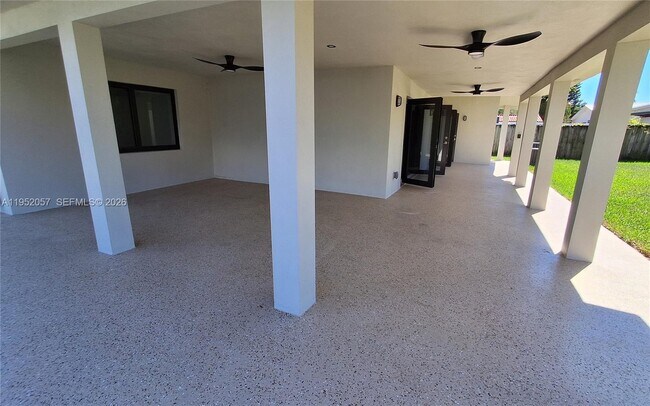 Building Photo - 216 Shadow Way