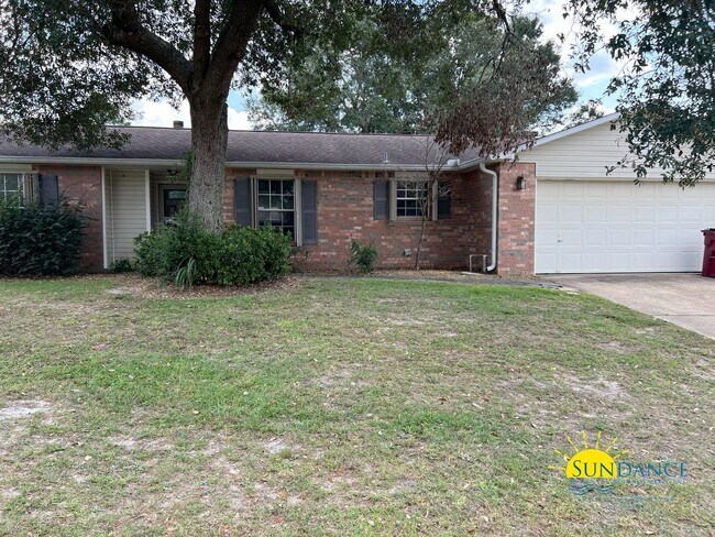 Building Photo - 223 Westview Dr
