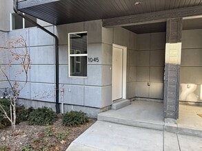 Building Photo - 1045 Soho Dr