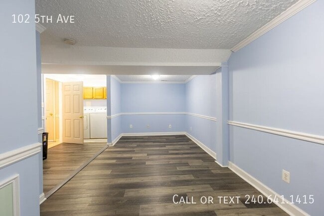 Building Photo - 102 5th Ave