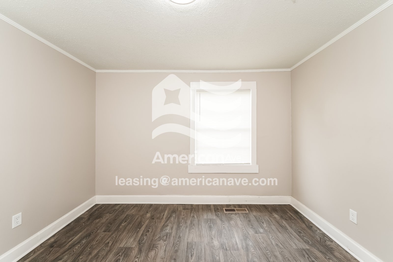 Building Photo - 1373 Prosch Ave
