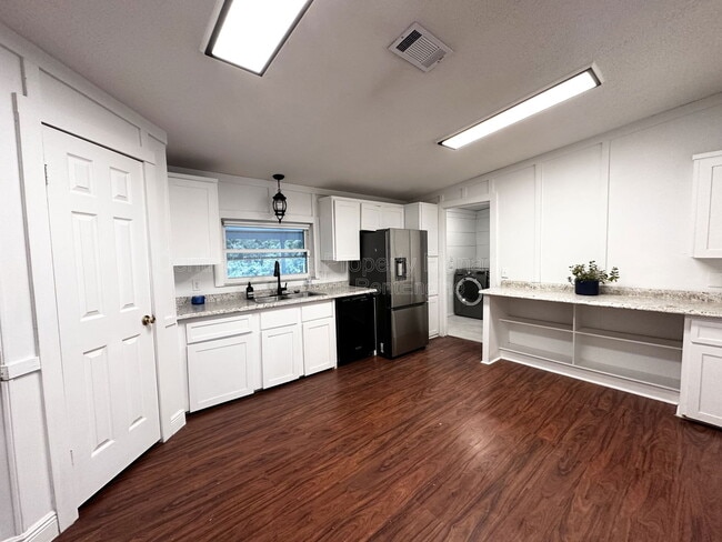 Building Photo - 2325 Salt Creek Trail
