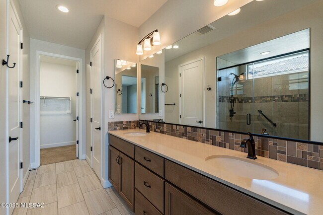 Building Photo - 39548 S Summerwood Dr