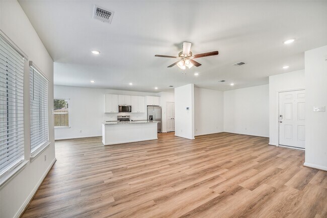 Building Photo - 11955 Pondwood Dr