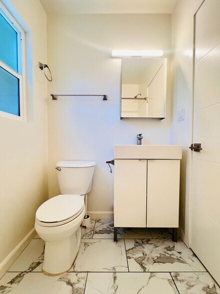 Building Photo - 5525 Harold Way