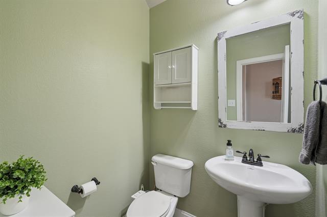 Building Photo - 127 Hillcrest Way