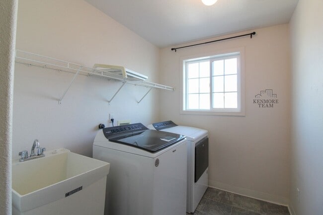 Building Photo - 3 Bedroom, 2.5 Bath Home in West Pasco