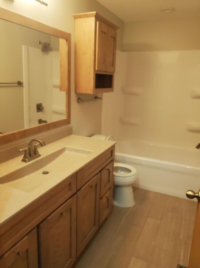 Building Photo - Outstanding Single Family Home in Bel aire