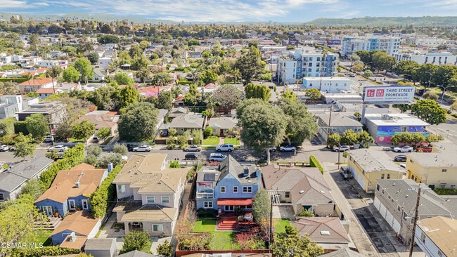 Building Photo - 3783 Stewart Ave