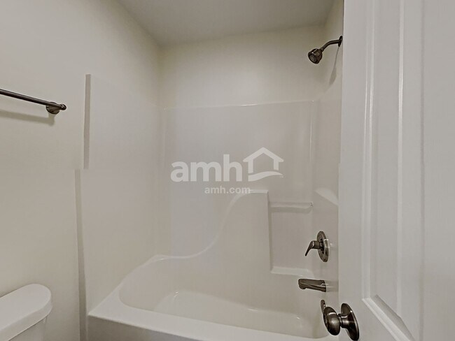 Building Photo - 4204 Birch Dr