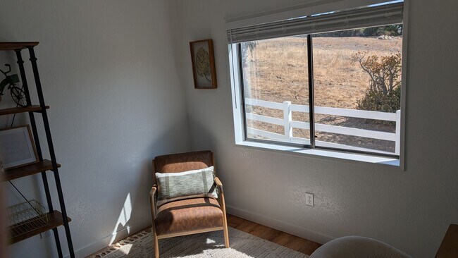 Building Photo - 9212 794-798 Manuela Way