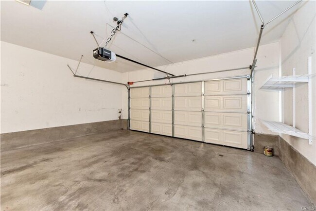 Building Photo - RECENTLY RENOVATED 3 BED, 3 BATH CONDO! $4,500 (OAK CREEK-IRVINE)