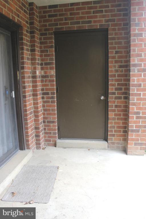 Building Photo - 8141 Needwood Rd