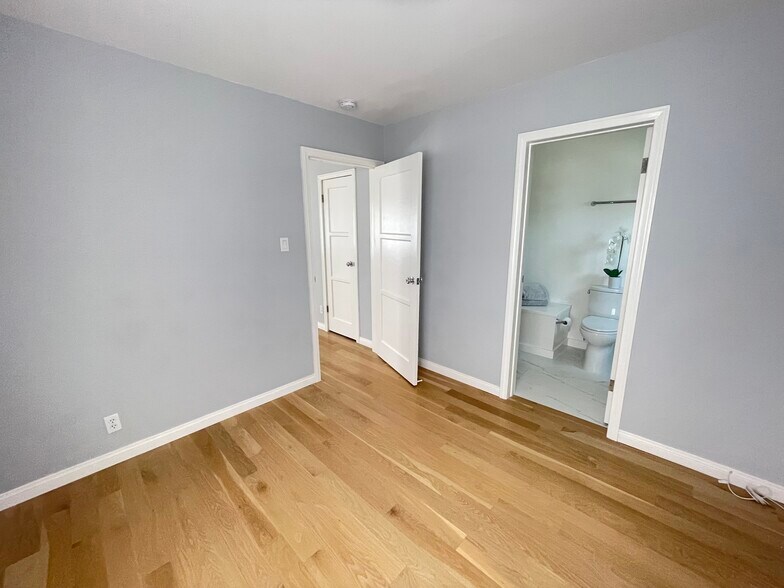 Bedroom - 1534 N Ave 47