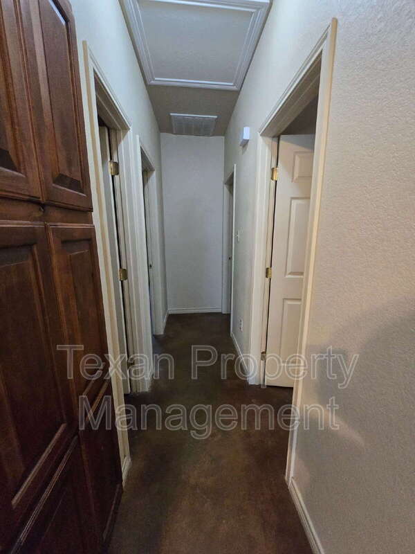 Building Photo - 3705 Mandy Dr