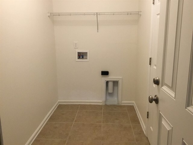 Building Photo - 385 Bostwick Cir