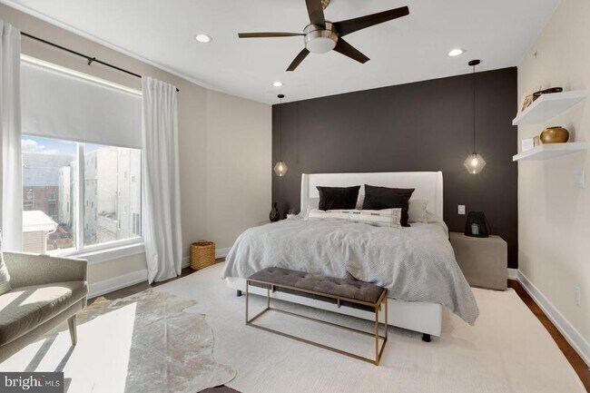 Building Photo - 2707 W Stiles St