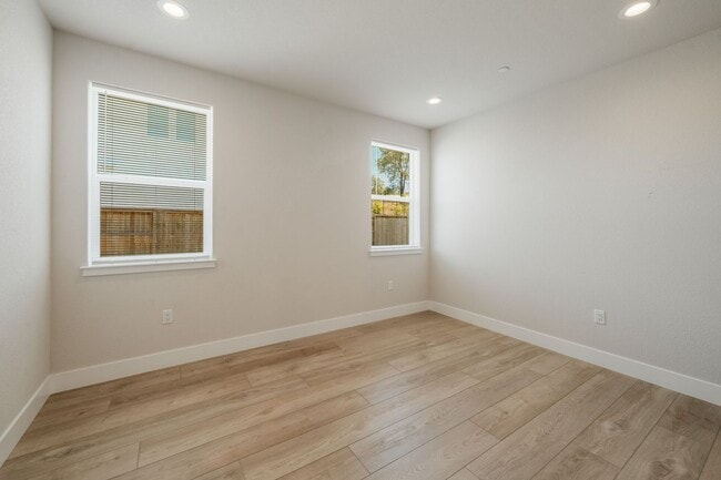 Building Photo - Newly Built 5BR Luxury Home in El Dorado Hills – 3,926 Sq Ft!