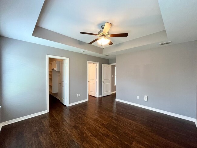 Building Photo - 2520 Meadowglen Ct