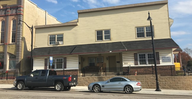 Primary Photo - 221 S Washington St
