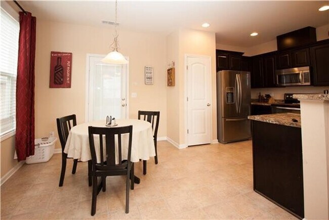 Building Photo - 3 bedroom, 2.5 bath in Hermitage - COMING SOON