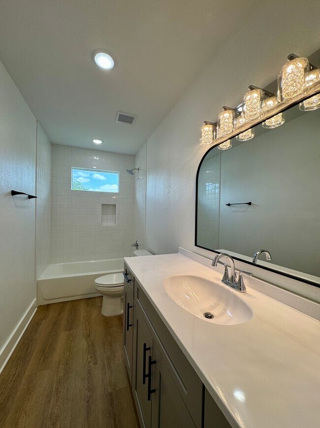 Building Photo - New Duplex For Lease | Accepting Section 8