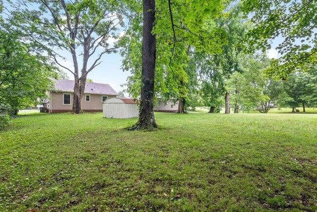 Building Photo - 135 E St