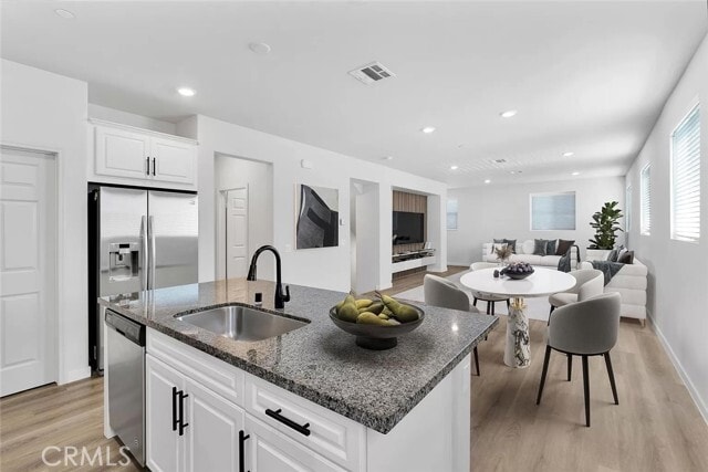 Building Photo - 14700 Sherman Way