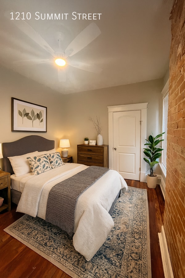 Building Photo - 1210 Summit St