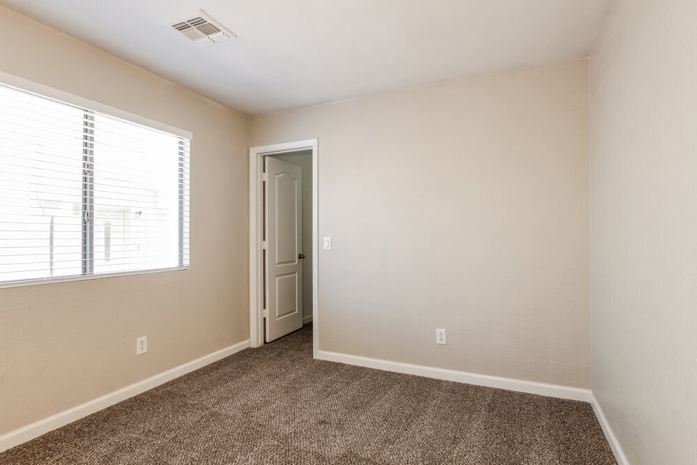 Building Photo - 21868 W Mohave St